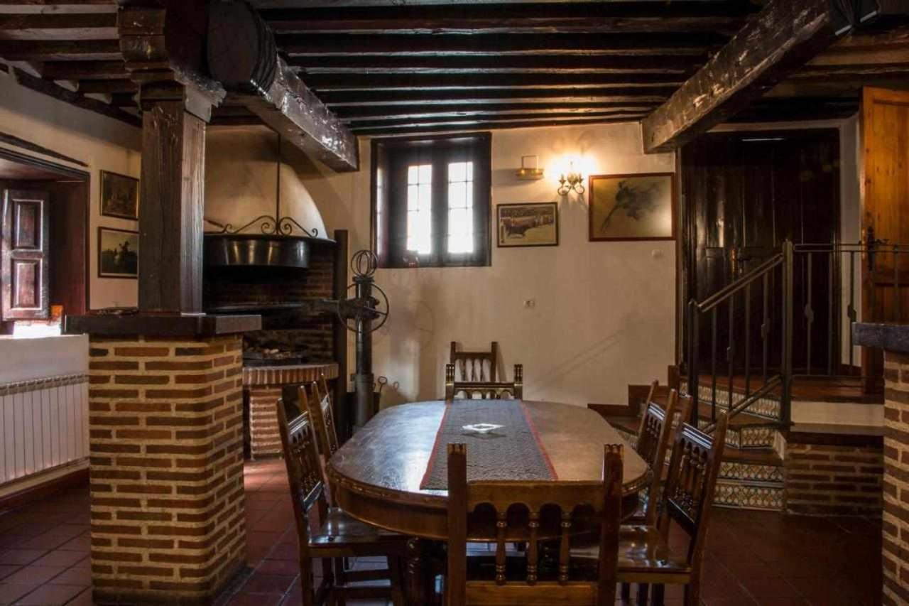 Munogalindo Casa Rural Paco מראה חיצוני תמונה